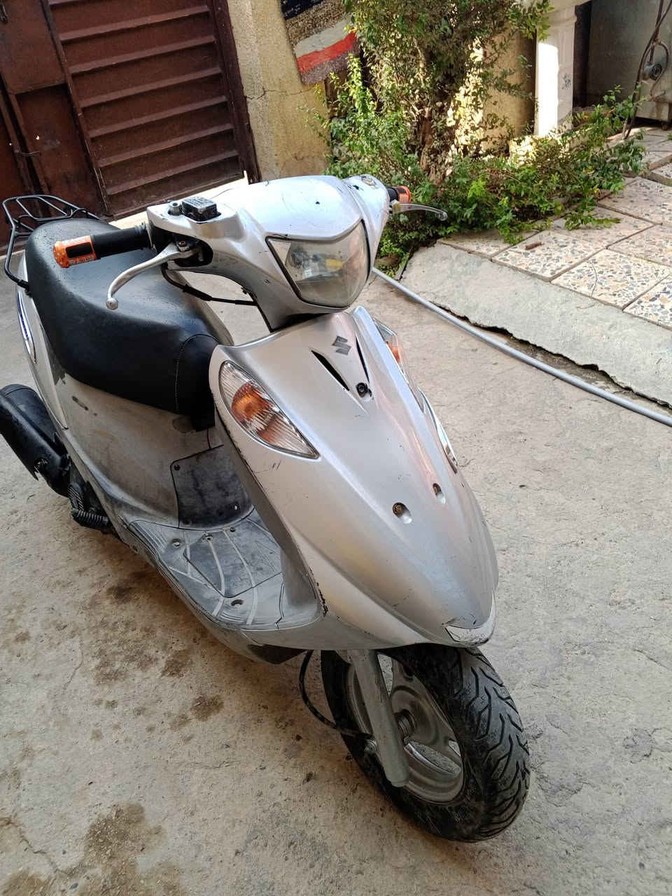 ساسوكي ياباني اصلي سرعة 120مكينة ابلادية مامفتوحة وناعمة كلش الله شاهد كفرات ابلادية نكرة بي وقت سلف هندر كهربيات شغالة شلعة معدل الدراجة لا تنقيص ولا تبخير ولا نضوح شغالة السعر 300مكاني بغداد حي الجهاد *********** أو مرواس حسب الرغبه
