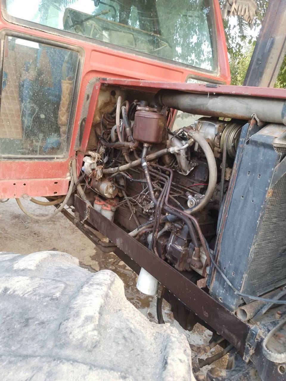 سلام عليكم مكينه 100 للبيع محرك وكير مكفول سعر 35مليون معه الفدان التواصل عبر رقم هاتف *********** 
***********
