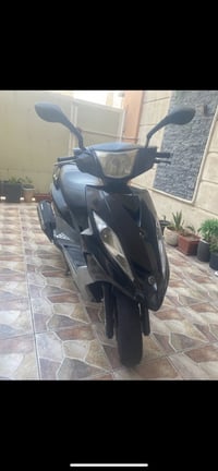 جيتي ار 2012 رمبة ماخذها بواحد وربع اوراقها كاملة شلعة ومعدل فول مابيه...