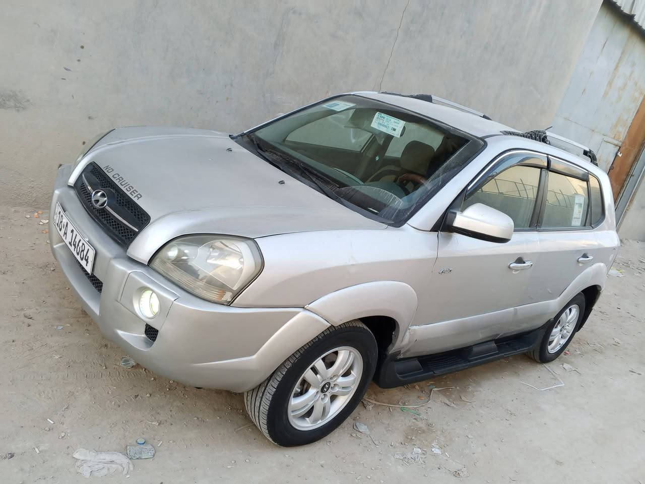 سلام عليكم توكسان موديل 2007 رقم بابل نكليزي 
مكفوله سياره من ضربه فقط 3 قطع صبغ مكينه وكير جدد حداديه تخم تاير تبريد كلها شغاال سياره معروضه ب94 وبيه مجال ***********
