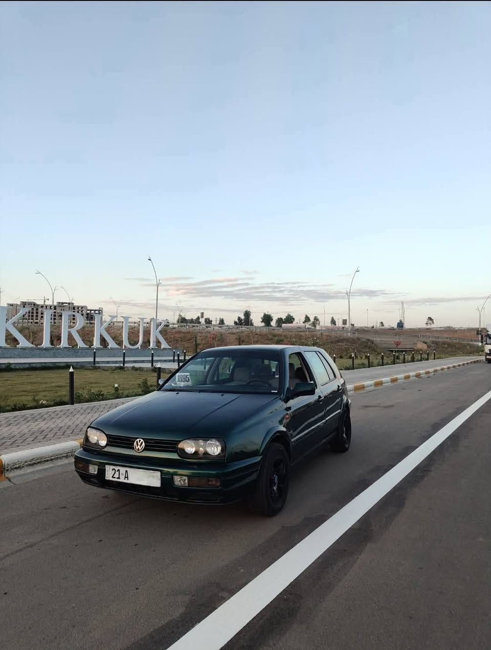 سلام عليك
كولف نفخ موديل 1995 كير عادي 
سيارة جاهزة من كل شي من داعمية ل داعامية 
كهربائيات بشرط 
محرك كير بشرط 2000
حدادي مضبوط 
بصمة +شغيل عن بعد+اربع باب مع صندوق مركزي 
جام امامي سايق سكن كهربائي 
لايتات عالي ناصي زينون+ بلاجكتورات زينون 
شاشة أندرويد و كار بلاي+كاميرا خلفية 
صبغ عام لجمالية 
اطارت جديدة 
سيارة من داخل نظيفة  
 تبريد فقط يحتاج بوري غاز كمبريسار مروحة شغال 
42 ورقة 
مكاني كركوك 
رقم سليماني سنوية حد 2030  تحويل بشرط 

***********
