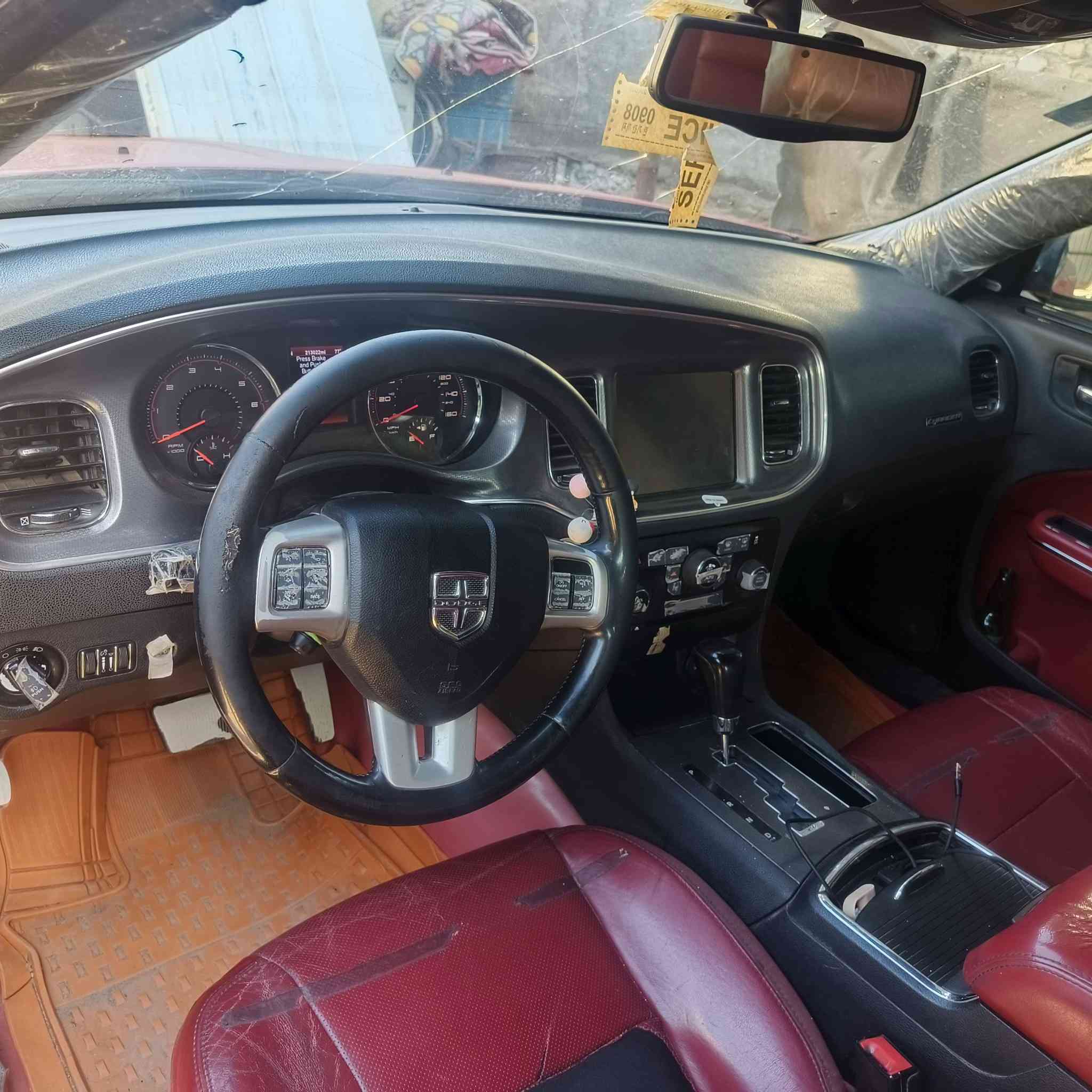 جارجر موديل 14 .رقم انكليزي السياره جاهزه مبيها شي كير محرك خير من الله حداديه وسط .السعر 150 .
السياره ترهم مراوس .متواجد علفيس .***********
