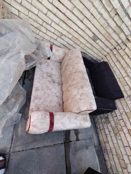 تخم ١٠ مقاعد ٢ ام ثلاث نفرات و٢ ام نفرين نضيف اسفنج قوي بس واحد بي زروف موضح بصور اثر فحمه  سعر ٢٠٠ مكاني خطيب زراعي مولد الحمره ***********
