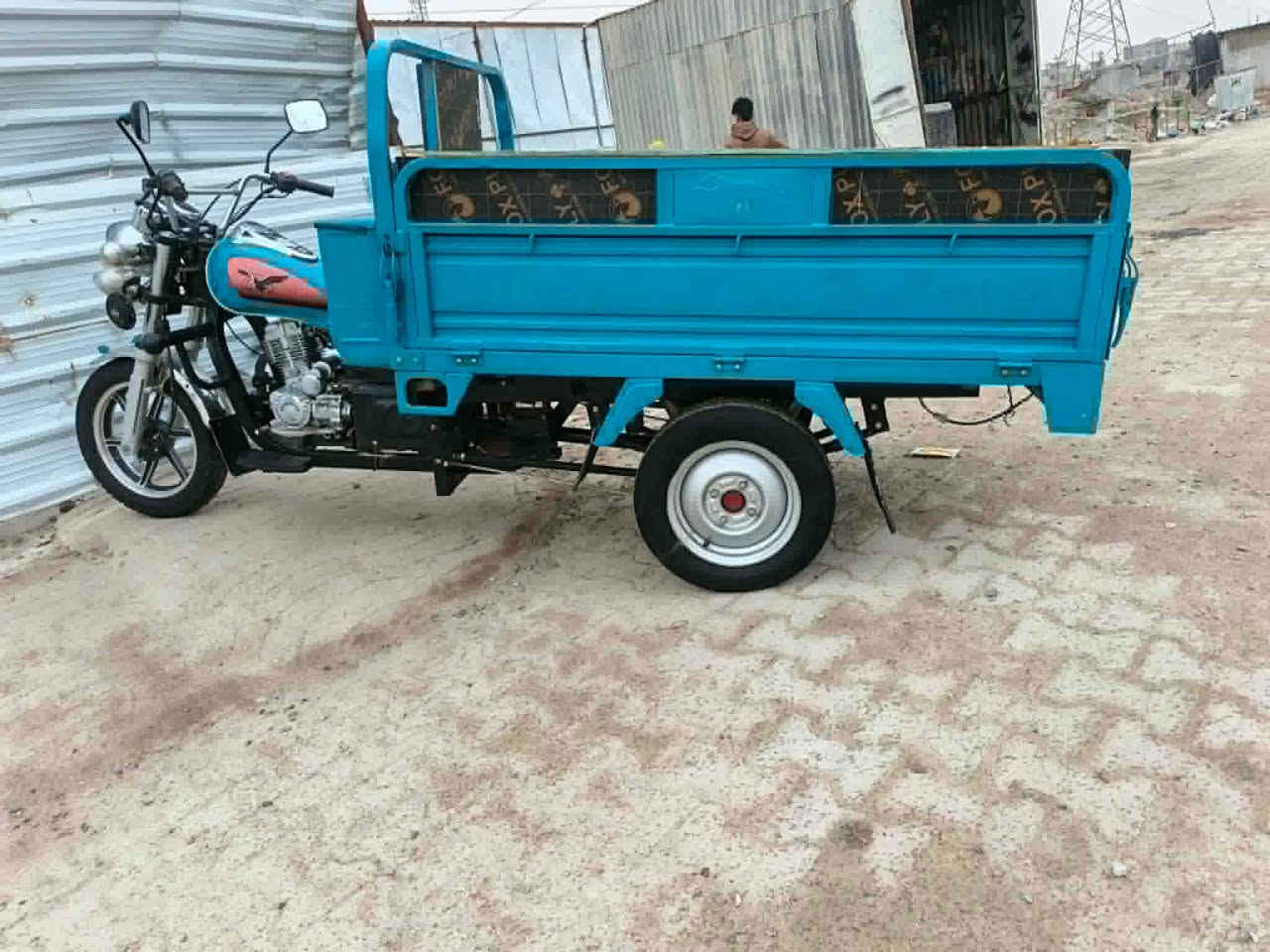 سلام عليكم ستوته 23جمره البيع العنوان بغداد نهروان  ***********
