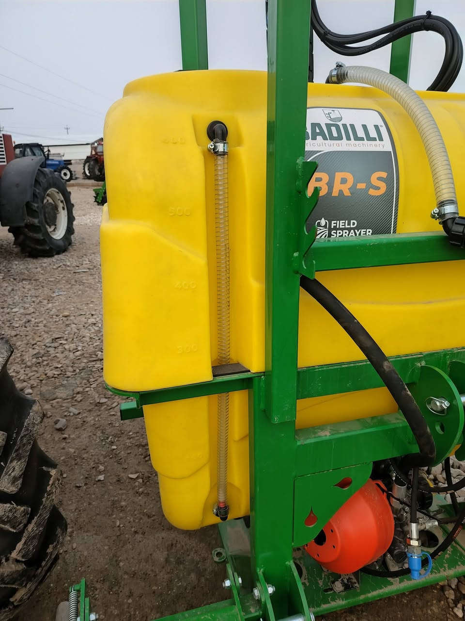 موجود حجم 800 مرشه كوبره جناح ثقيل سليت ترهم مراوس
موجود حجم 600 جديد جناح ثقيل سليت ترهم مراوس
حجم 400 جناح ثقيل اكو مسخدم اكو جديد
*********** مكان واسط الزبيديه معرض حجي حاتم
