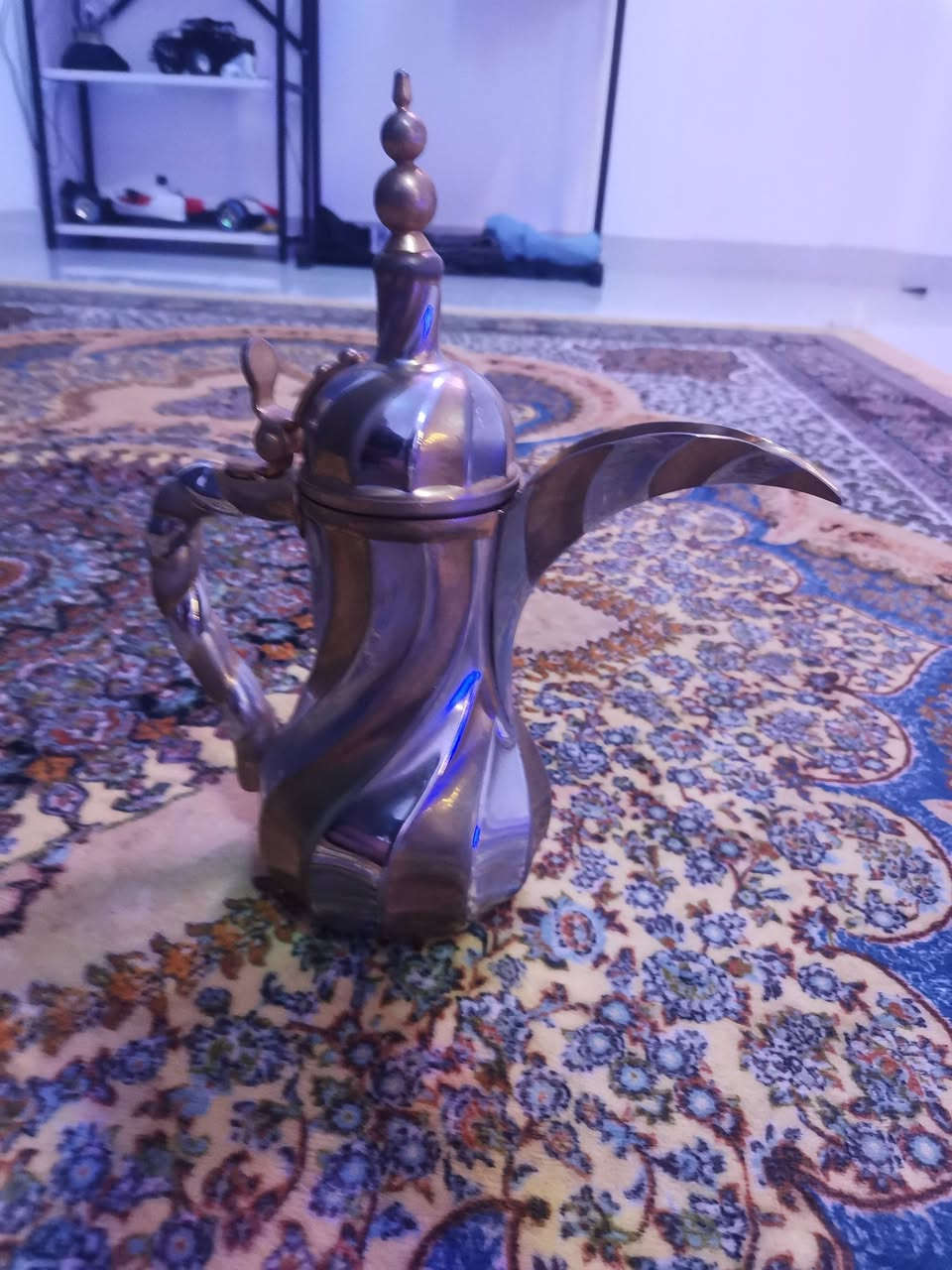 دله من ماركه السيف صناعه كوريه موجود الختم مالها بل صوره دله جداً نضيفه سعر 50 وبيها مجال للشراي اي استفسار *********** واتساب.
