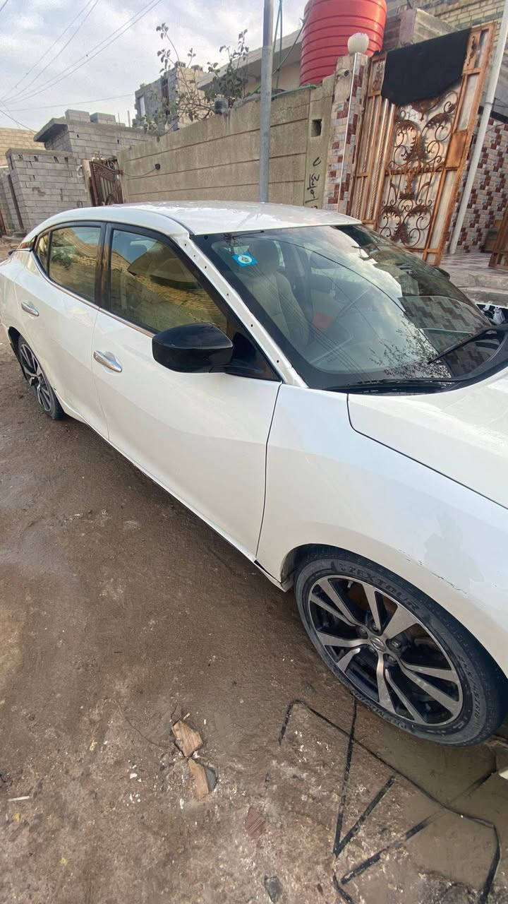 نيسان مكسيما 2017 
الفئة  S
وارد امريكي 4 قطع صبغ 
كهربائيات
الصدر والتبريد
المكينه كفاله
الكير كفالة
مثبت سرعة
كشنات كهرباء
تشغيل عن بعد
شاشة اعطال
بصمة تشغيل
بصمة ابواب
نظامين سبورت ونورمال
لد امامي وخلفي
لايت زنون بلادي
بروجكترات
تبريد + وتدفئة
محرك 3600
كاملة تبديل دهن مع الكير مع الفلاتر
هزة جديده 100%
ارقام انكليزي بصرة باسمي 
 اتصال ***********
السعر 90
