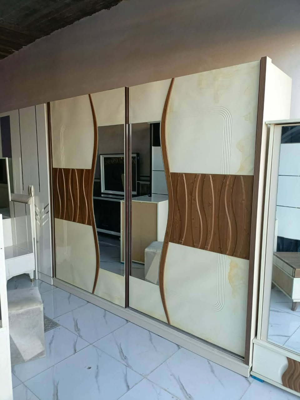 غرفه نوم اخو الجديد نضيف مابيهم اي عيب  شراي تعال خاص عنوان كركوك


**إذا كنت صاحب هذا الإعلان وتريد حذفه لأي سبب، رجاءا أرسل رسالة إلى الدعم الفني**