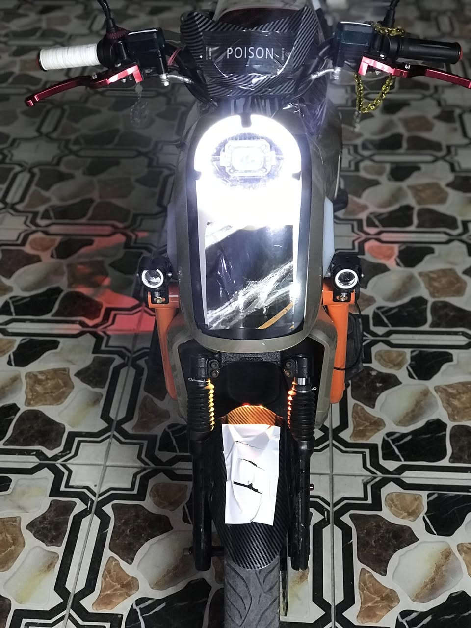 سلام عليكم الدراجه شحن
للبيع موديل 2026مواصفات 
فول البطاريه ليثيوم النظافه اخو نضيف
ملف 3000Vحقيقي السرعه قصوه 99
حقيقي عنوان كركوك 
السعر 750بي مجال 
للطيبين للستفسار على رقم
***********
