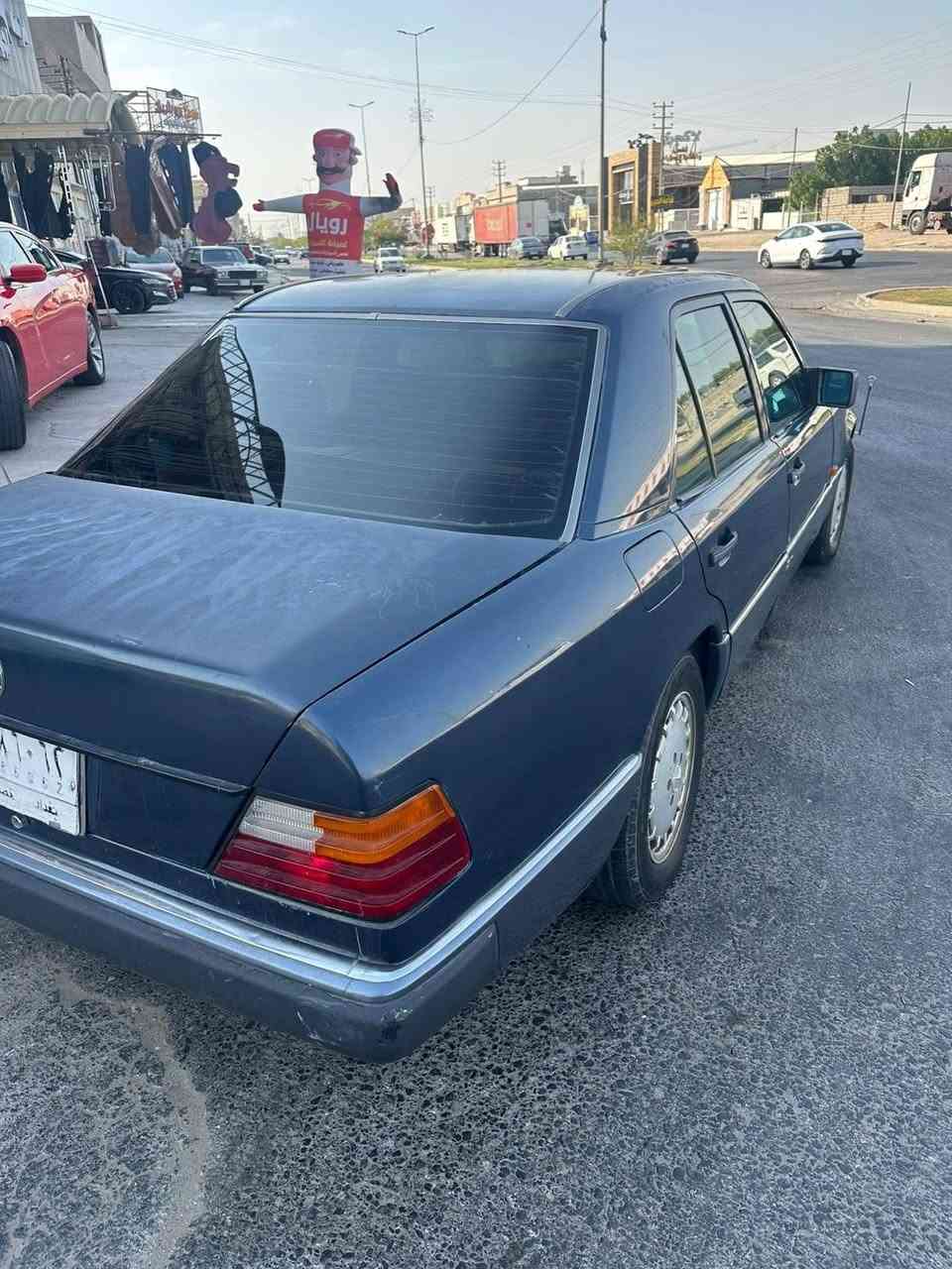 السلام عليكم ورحمة الله وبركاته 
بيع مستعجل 
مرسيدس Mercedes Benz W_124
موديل 1991 
مكينه بلاديه 300عنكبوت  مكينه بيه ضعف
كير كفاله جديد 
ماشيه 180 قابل للزياده 
رقم بغداد بسمي 
حداديه حلوه 
وكهربائيات كله شغاله
غرفه جلد جديده 
تبريد شغال
بدون حادث 
بدون خياسات 
سياره جاهزه بل عافيه ع ياخذه 
السعر 42 
العنوان كربلاء 
 ‭***********

