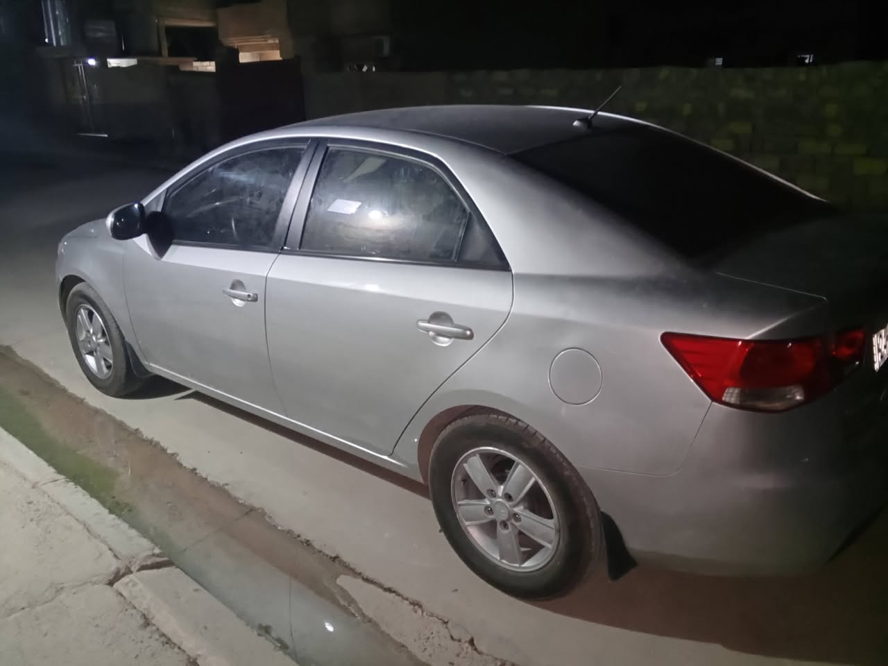 سيراتو ١٢ جديد مابي صبغ مثل مابين بالسونار محرك جديد تواير جديد سياره وضع شركه تبريد ثلج  *********** الشراي يتصل
