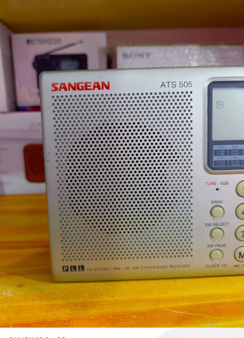 راديو SANGEAN. ATS. 505
موجات FM-MW_SW LW
موجه SW 1 sw2 sw3 sw 4 sw5 sw 6 sw 7
ميزه حفظ محطات مفضله اناره بالشاشه
منبه وساعة
منفذ انتينه خارجي
منفذ محوله خارجيه ٦ فولت
يشتغل باتري قلم عدد ٤
حجم كبير
الأبعاد
الطول ٢٠ سم
الارتفاع ١٥ سم
نظيف جدا شرط الشغل والنظافه والسحب
سحب قوي كل موجات ونقاوه
اي استفسار بعد تعليق يوصلك السعر وبالخدمة


**إذا كنت صاحب هذا الإعلان وتريد حذفه لأي سبب، رجاءا أرسل رسالة إلى الدعم الفني**