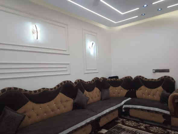 دار للبيع 
بسعر جدآ مناسب 
مساحة/١٠٠م
واجهه/٦م
موقع/حي التاميم موقع جدآ مميز 
طابق طابقين طابق الاول معزول عن طابق الثاني بيت فول طابق الاول يحتوي على غرفة نوم كبير هول كبير استقبال جدآ كبير مطبخ صحيات طابق الاول يحتوي على غرفة نوم هول مطبخ استقبال صحيات الاستفسار مراسله صفحة او الاتصال على الأرقام التالية 
***********
***********ابوايمن 
***********ابوراكان 
يستقبل مكتب قصر النيل العروض السكنية وا تجارية وا زراعيه يوجد لدينا مقاولات باكادر هندسي متخصص في مجال البناء يوجد لدينا محامين متميزين في كافه القضايه عنوان المكتب موصل حي النور مقابل المستوصف مكتب قصر النيل
