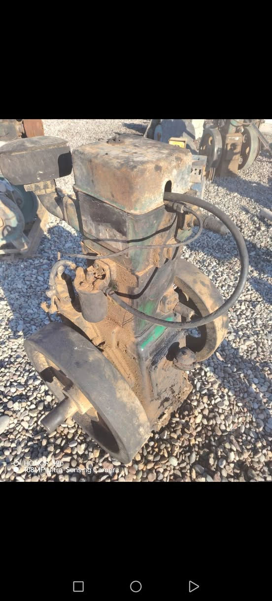 سلام عليكم ورحمة الله وبركاته للبيع ٣ لساتر مع ٣روس توليد وحده ١٢كيفي وحده ٢٠ كيفي وحده ١٠كيفي سعر كلهن مليون عنوان كركوك حويجه الاتصال على الرقم ***********
