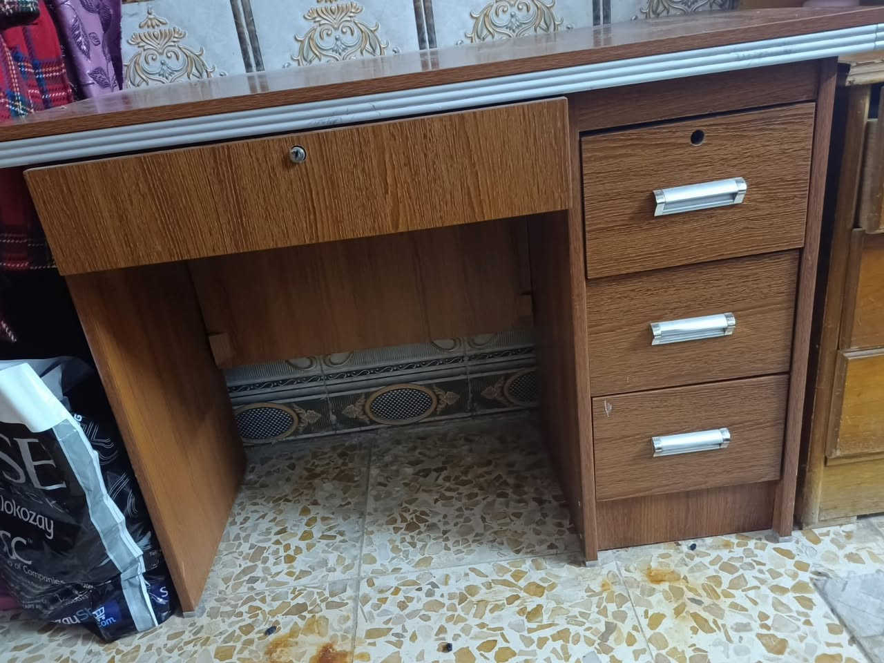 ثلاجه نوعيه معروفه الحافظ ١٢٠ الف جديده ستعمال قليل  ميز دراسه مستعمل قليل ٦٠ الف  كنتور  مستعمل قليل  ٢٢٠ الف عنوانه مشتل شارع المطبك


**إذا كنت صاحب هذا الإعلان وتريد حذفه لأي سبب، رجاءا أرسل رسالة إلى الدعم الفني**