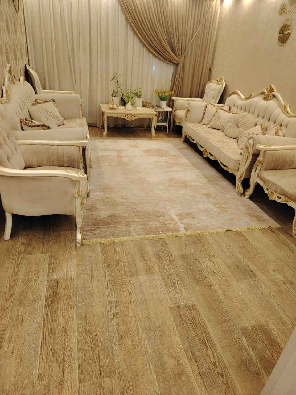 السلام عليكم تخم رئاسي جديده استعمال سبوع اريد أبيعه مستعجله .السعر ٣٥٠ لتواصل 
***********
