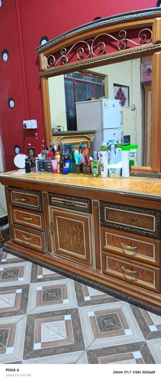 سلام عليكم غرفه كويتي جديده شرط لمكان خور الزبير سعر ٣٧٥بيها مجال ***********
