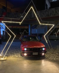 للبيع ٥٢٥ موديل ١٩٩١ اتماتيك  فتحه سقف طكتين  صبغ عام جماليا  داخل اوف...