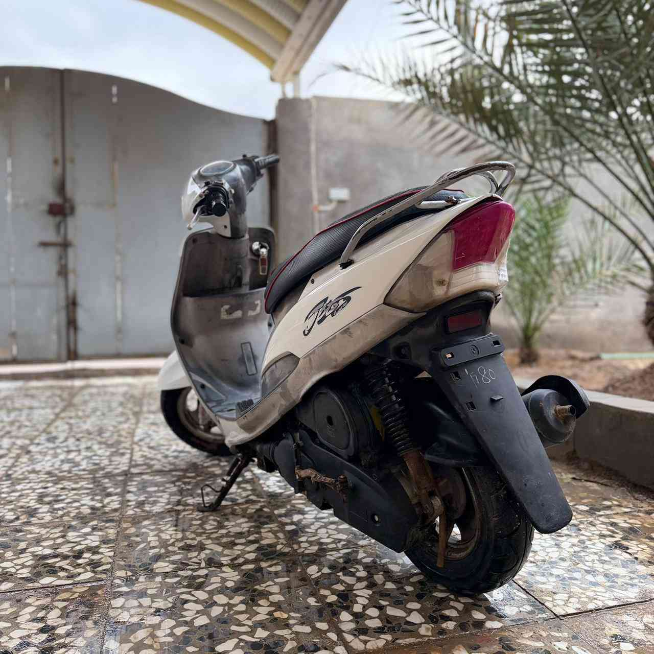 ماكس قجمة  مفتوحة الدارحة كاملة من كلشي وكلشي شغال كهربائيات سلف دبلات نهدر نضيفة كلش وحلوة ما بية اي نقص سعرة نهايتة 500 و عنواني بالتنومة كردلان ***********
