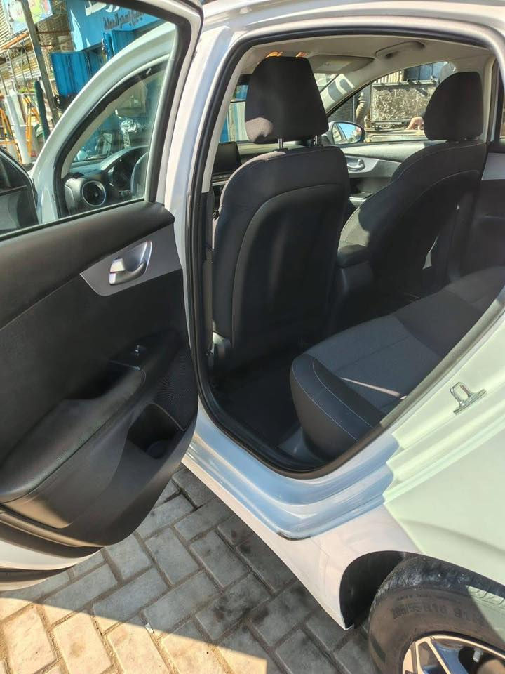 السلام عليكم فورتي موديل ٢٠٢٤ . فئة LX. رقم بغداد دولي ترقيم جديد السيارة باسمنه تحويل ثاني يوم. سيارة جاهزة من كل النواحي برغي ما ناقصة. صور الحادث موجوده بالمنشور. مبدل بنيد وقبغ جنطة نفس اللون. مكفوله من الدواخل شواصي لغود كفاله عامه الايرباكات كلهه سليمة .ماشية ١٧ الف.
***********/ واتساب موجود  مكان السيارة بغداد المشتل
