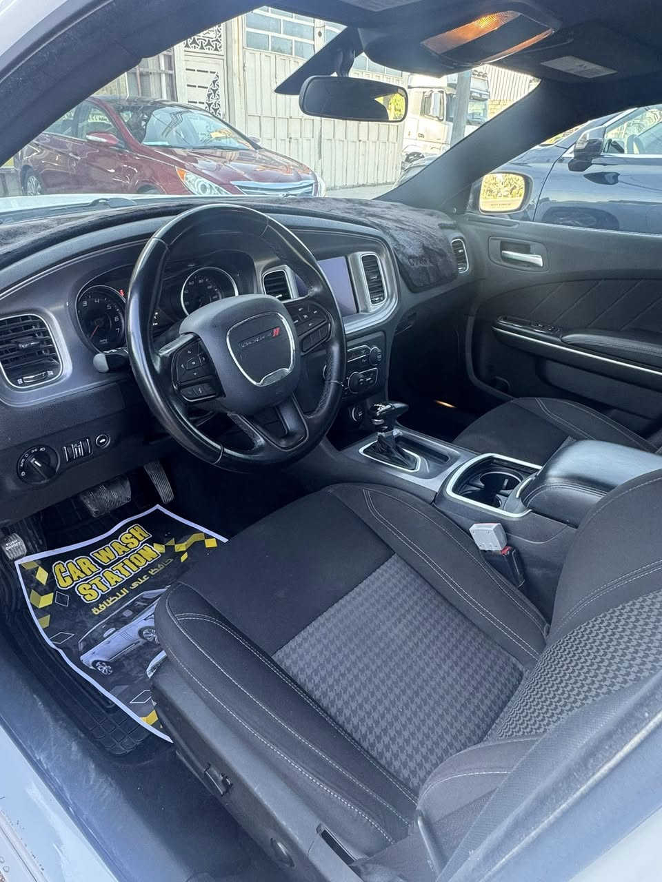 للبيع
دوج جارجر 
موديل 2023 اصل 
فئه SXT
المواصفات 
شاشه كبيره 
كامره دواره
كشن كهرباء
بصمه 
تشغيل  عن بعد
رقم أربيل 
باسمي
حادثها جاملغ فقط بدون ايرباك
العنوان بابل المسيب
للاستفسار
***********
