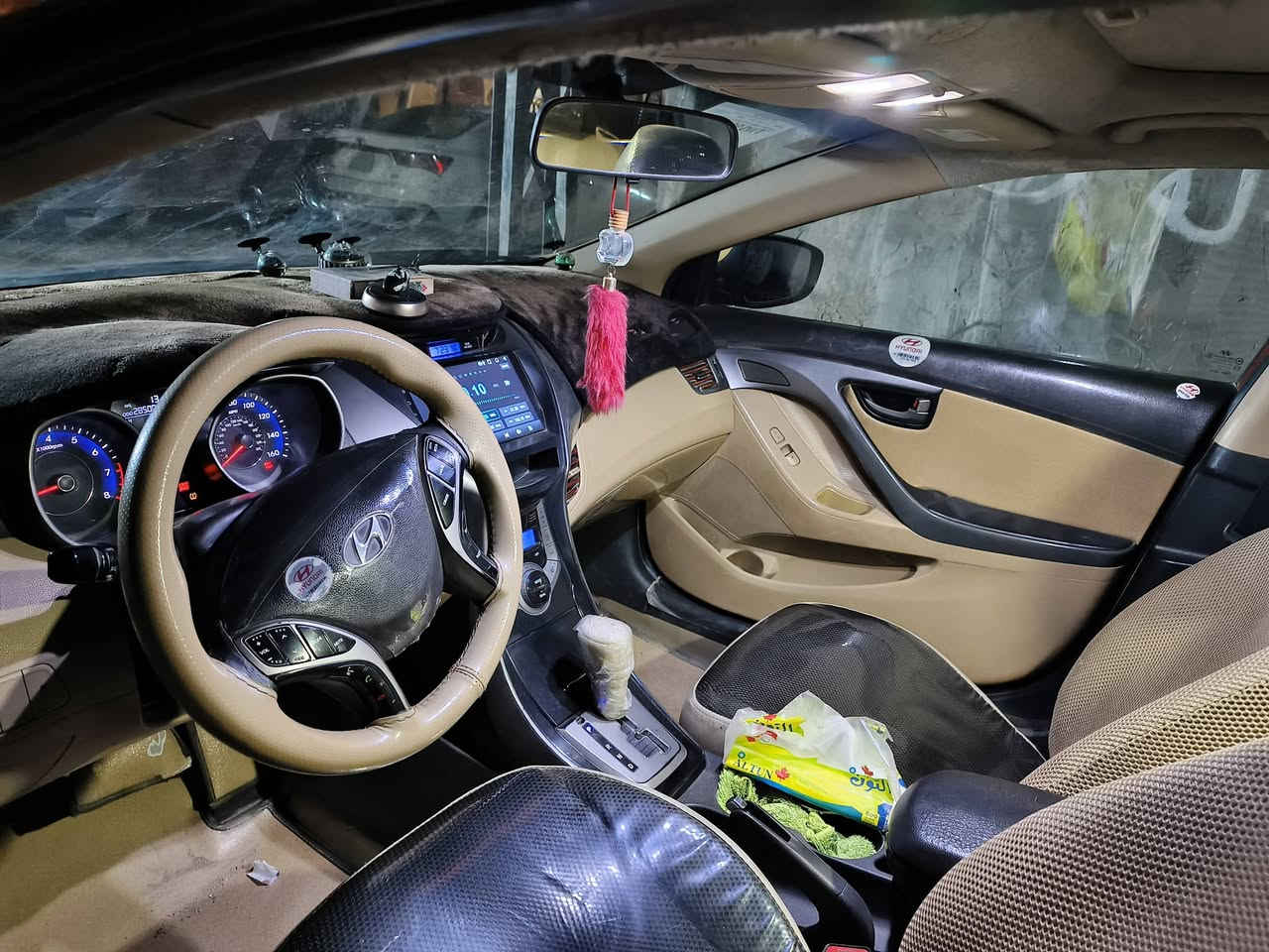 النترا موديل 2013
وارد امريكي
حادثها فقط باب خلف السايق
محرك صدر مكفول كفاله عامه
تاير خط ابيض
سياره نضيفه
رقم بغداد
مكاني بغداد  
السعر 110 وبيها مجال 
رقم التواصل :***********
