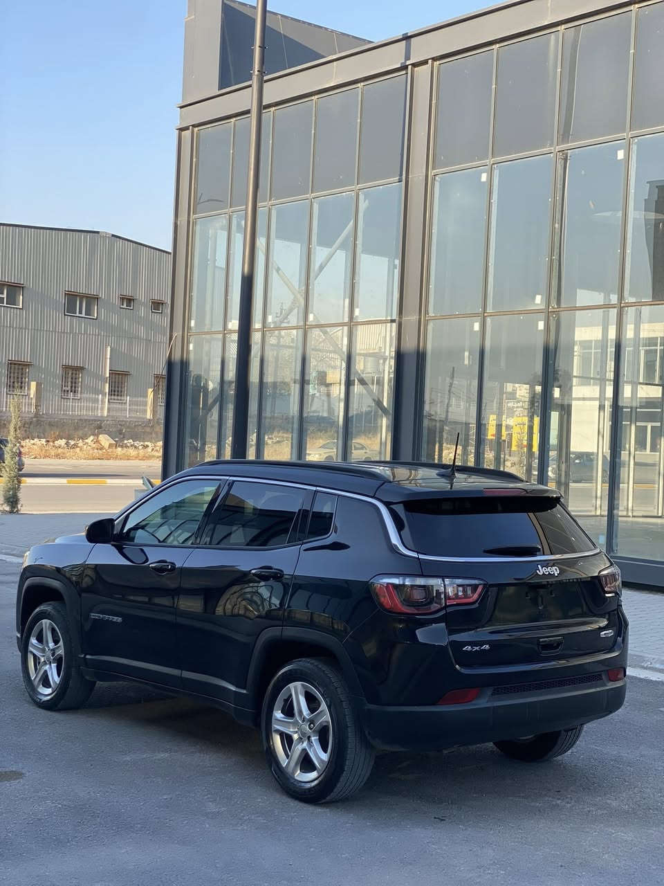 Jeep Compass Latitude North
2023 

جيب كومباس شكل جديد موديل : 2023

اللوان : اسود

عداد المسافة : 14 الف

حجم المحرك : 2.0 Turbo ( 4,سلندر )

ملاحظة السيارة : جاملغ تبدیل بلادي بدون صبغ جاملغ صبغ 
صور حادث موجود
الارباکات کل سلیم %100 

المواصفات  : Latitude North

فـول فـول مـواصـفـات 1/1

دةبل اكسل 4x4
جنطە کهرباي
‏‎كيج الكتروني 
‏‎بصمة ابواب 
‏‎بصمة تشغيل 
تشغيل عن بعد : Remote Start
‏‎شاشة دشبول ديجيتال
‏‎كاميرا
هاند بريك بصمة
اوتو هولد :  Auto Hold
اوتو ستارات : Auto Stard 
اوتو ستارات : Auto Stop‎
رادار امامي (تحديد مسار)
‏‎رادار جانبي (نقاط عمياء)
‏‎رادار خلفي (التحذير من الاصطدام)
‏‎حساسات امامي
‏‎حساسات جانبي 
‏‎حساسات خلفي 
نظام : AUTO
نظام :  ECO
نظام : SPORT
نظام : OFF-ROAD
نظام : SNOW
تحكم ستيرين
ستيرين هيتر
كشنات جلد
كشنات كهربائي
كشنات هيتر
تبريد لمس
تبريد مركزي
لايتات ليد عدسة زينون بيلادي
بروجكتر LED زينون بيلادي
بكلايتات LED بيلادي
ويل كروم سبورت

وبعد هواية مواصفات… 

بدون رقم تترقم شمالي فقط
اربیل سلیمانیە دهوك

مکانە سلیمانیە 📍

📞 0772 527 86 29
