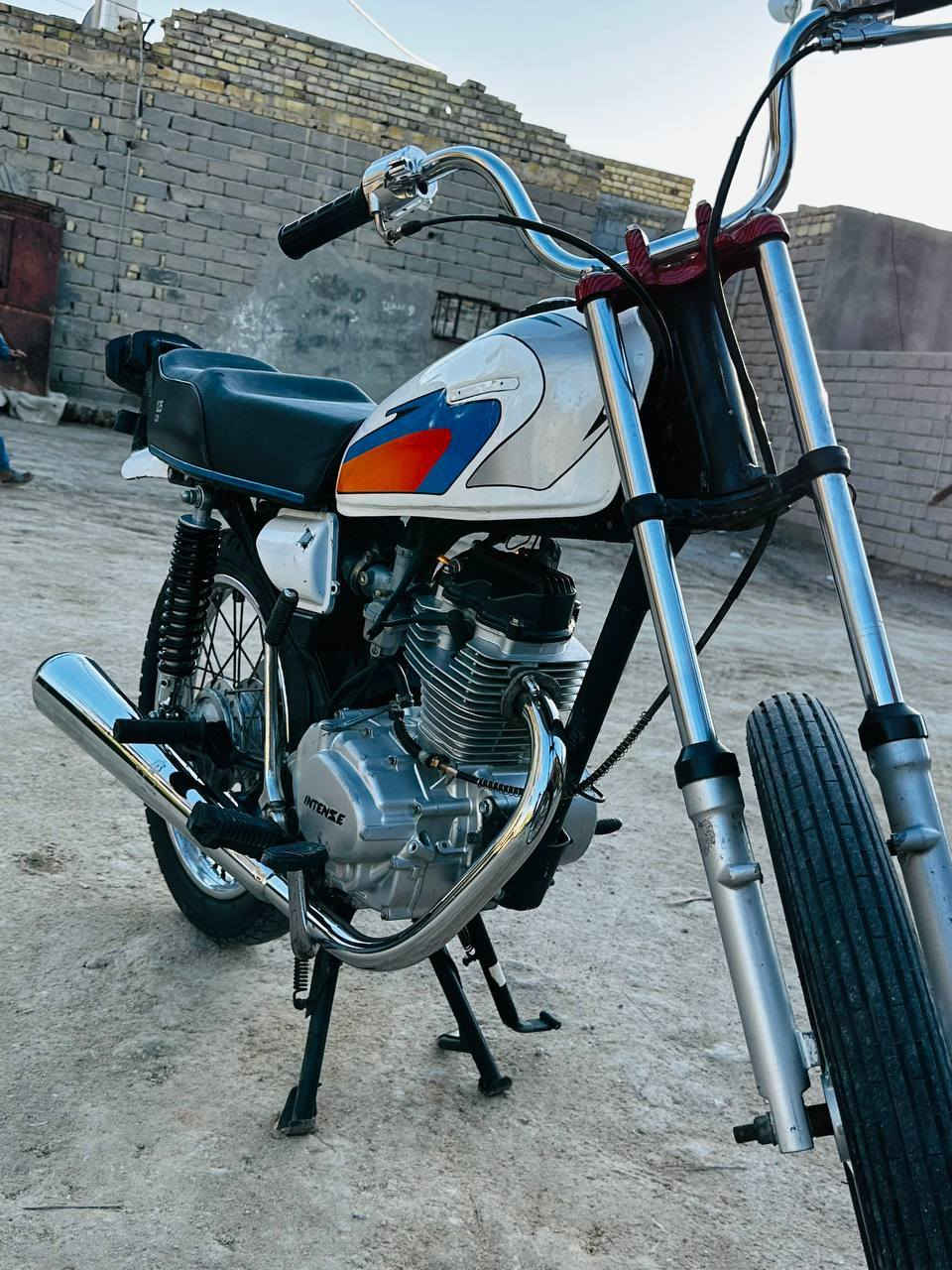 السلام عليكم دراجه للبيع محرك    .. مامفتوح  كلك كلك سعر 650 وبيه مجال مكاني سوق الشيوخ ***********
