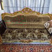 تخم • ٨ مقاعد • قفل