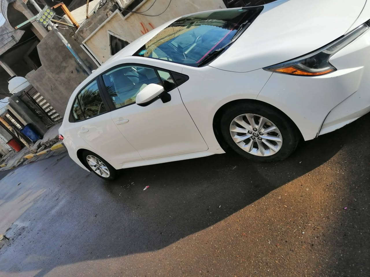 سلام عليكم 
كورله وارد أمريكي 
موديل 2021
ضرر خلفي مثل ما موضح قبق جنطه فقط 
رقم بغداد بسمي
مكاني بغداد حي جهاد 
سعر 155‹ وبيه مجال
تصال ***********
