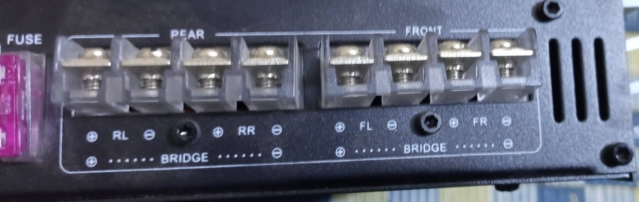 جهاز  صوتيات سياره  جديد  بهذا شكل ماركه 7800 واط  يعني انفجار صوت
(((((مزاد وزاد الله من زاد ))))) توصيل متوفر


**إذا كنت صاحب هذا الإعلان وتريد حذفه لأي سبب، رجاءا أرسل رسالة إلى الدعم الفني**