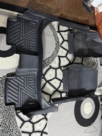 حوضيات ام الدوسة مستعمله +بردات ل4 جامات + الجامه الخلفيه  +فروه دشبول...