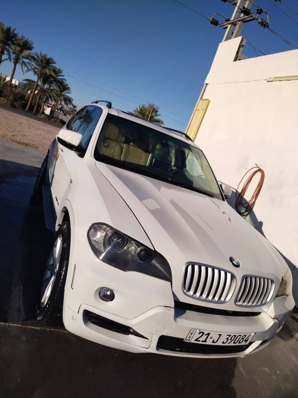 السلام عليكم ورحمة الله وبركاته 
بي ام دبليو BMW X5موديل 2009   رقم شمالي 
سياره نظيفه كدام العين
 محرك وگير جدد 
باتري جديد
كشنات كهرباء
تايرات نظيفه 
الشراي يتصل
 ***********
مكان السياره خالديه
