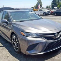 ورحمه الله وبركاته  تويوتا كامري   2018  SE مواصفات معروفه  وارد امريك...