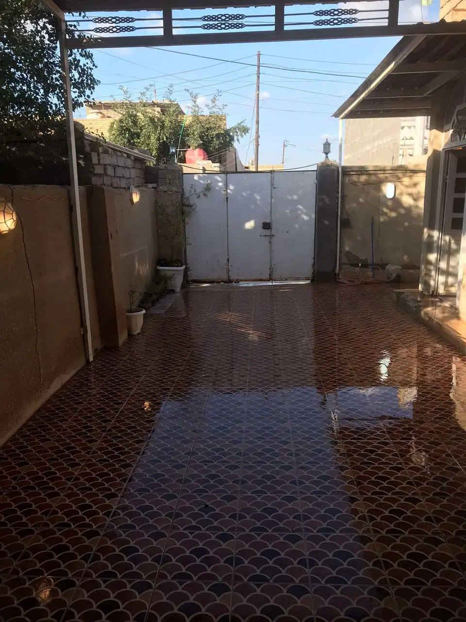 بيت للبيع في هور السعد مساحة 200م قرب جامع الامام الحسين البيت إعكادة يتكون من غرفتين وهول ودوانيه وصحيات ومطبخ وطارمة خارجية ابسعر 95بي مجال @#


**إذا كنت صاحب هذا الإعلان وتريد حذفه لأي سبب، رجاءا أرسل رسالة إلى الدعم الفني**