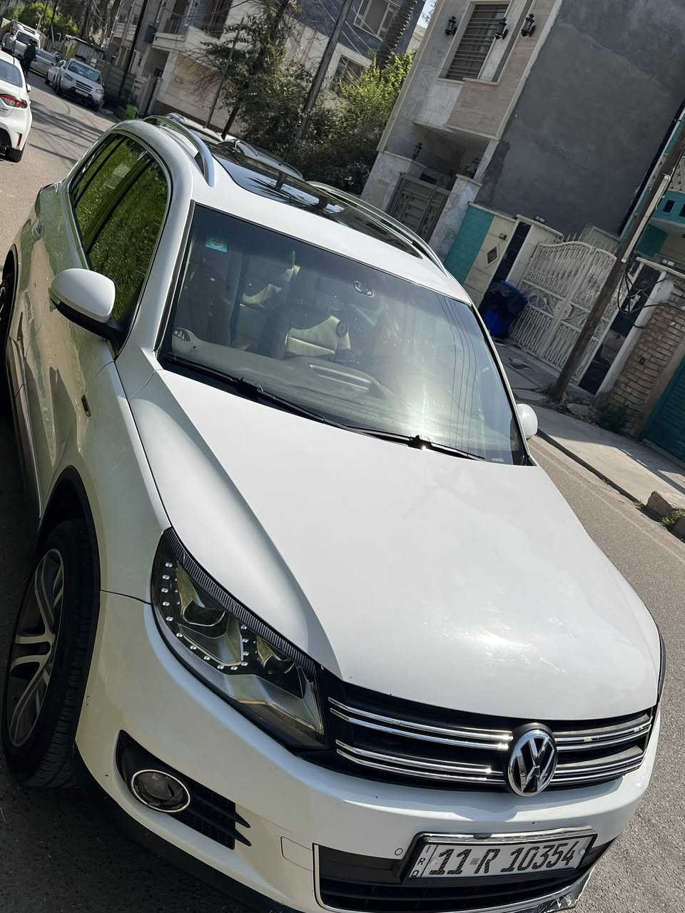 السلام عليكم
فولكسواكن تيكوان 2013 خليجي بدون ضرر بيها فقط صبغ البنيد بدون ضربه فول مواصفات 1/1 
السعر 103 وبيها مجال بسيط 
محرك 2000 تيربو 
رقم بغداد بأسمي تحويل ثاني يوم سنويه هزه جديدة
مكان سياره بغداد الصليخ 
***********
