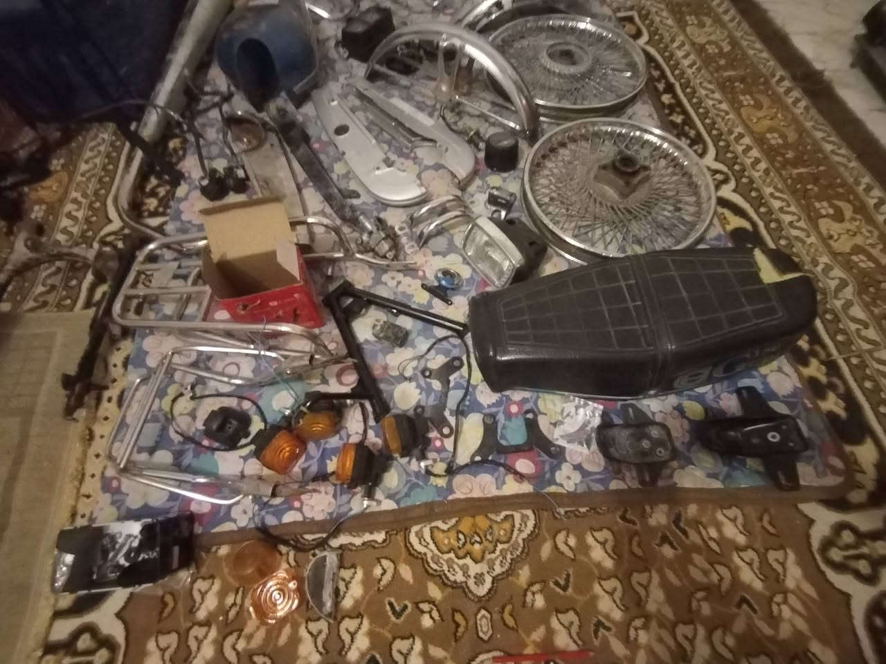 غراض للبيع تريدهن كلهن وي صندوك الدلفري سعر يختلف واذا تريد مفرد يختلف سعر استفسار *********** واتساب مفتوح وخاص موجود مكاني نجف شارع المجمعات
