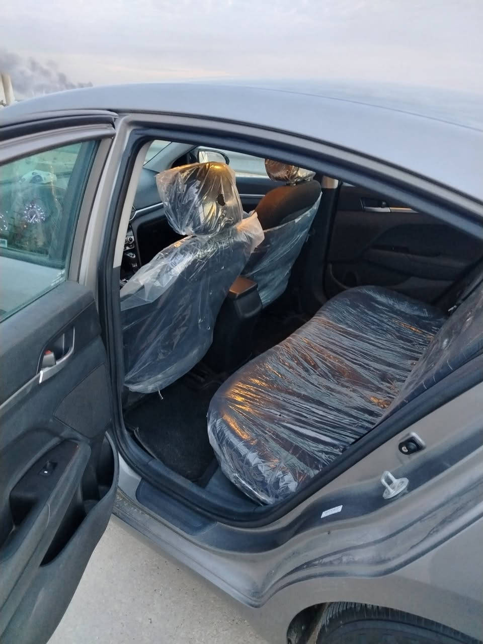 سلام عليكم ورحمة الله وبركاته سياره النترا 2020امريكي مكفوله بس بندي مبدل وموجود عنده مكينه 2000 تبريد ثلج دواخل نظيفه رقم ذي قار دولي الكهربايات شغاله كهله سياره جهزا ليبر واحد رقمي الاستفسار عن طريق رقمي ***********
