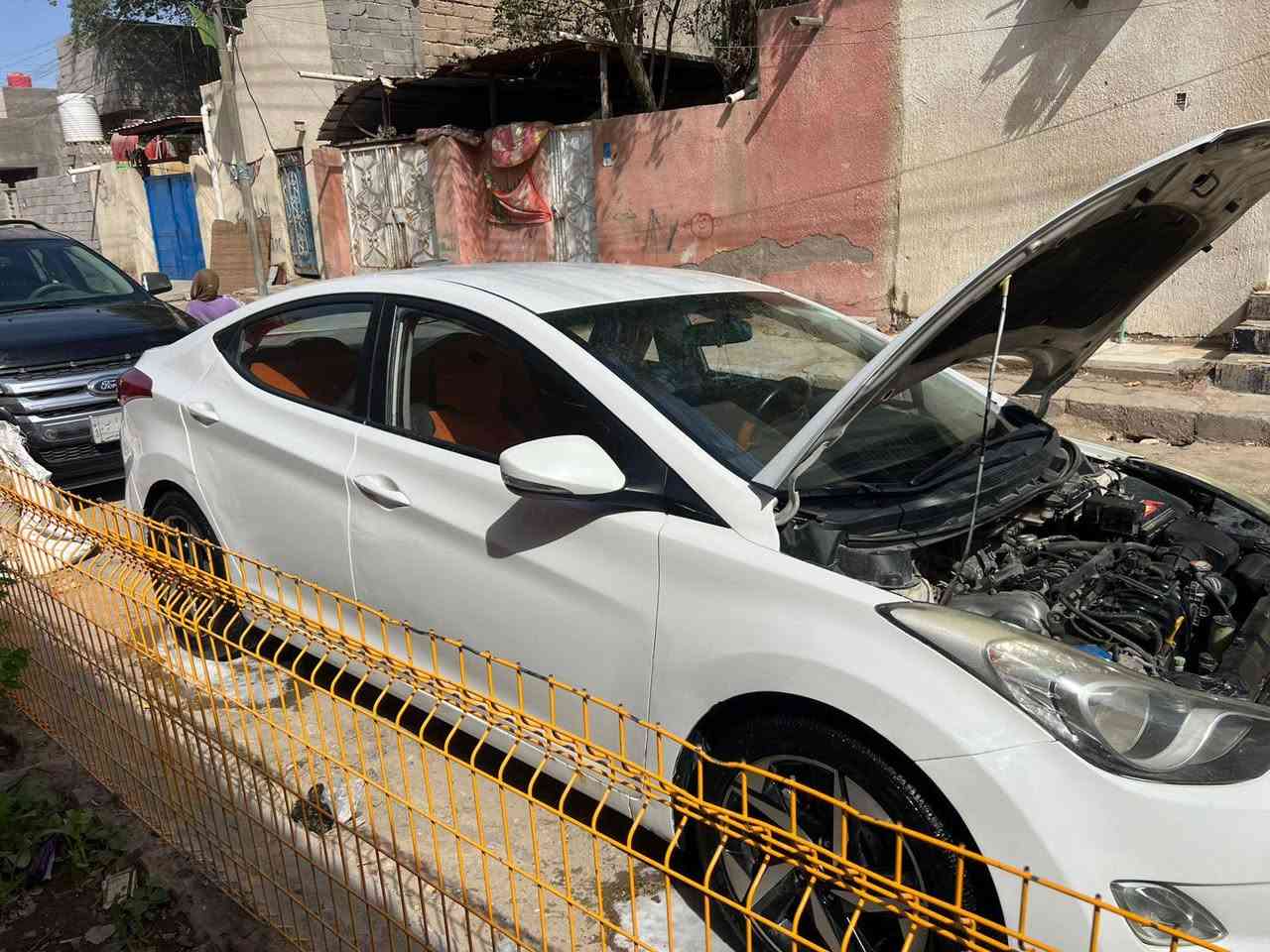 لانتره ادوات مكصوصه  للبيع او مراوس السعر 48وبيه مجال العنوان البصره الحيانيه رقم تليفون*********** اجاوب فقط اتصال  سياره جاهزه من كلشي رقم وسنويه سليمانيه
