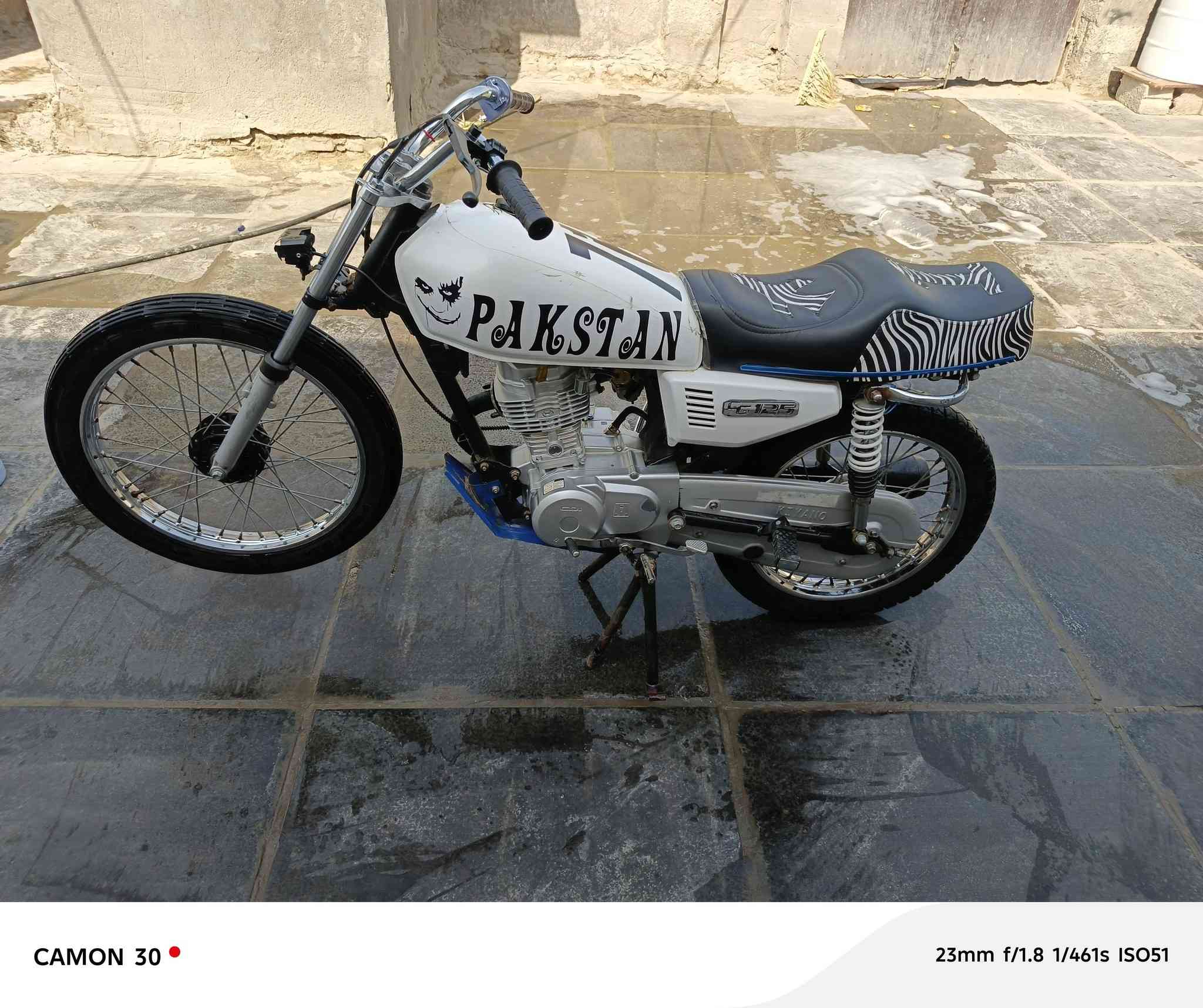 سلام عليكم دراجه البيع دراجه وراق شاصي تايكر 21او غراض كله جديد كدام عينك سعر 450
او بيه مجال قليل  رحمه الهله ال ما  يشتري الا يتعبني مكاني دوانيه ع طريق دغاره رقمي ***********
