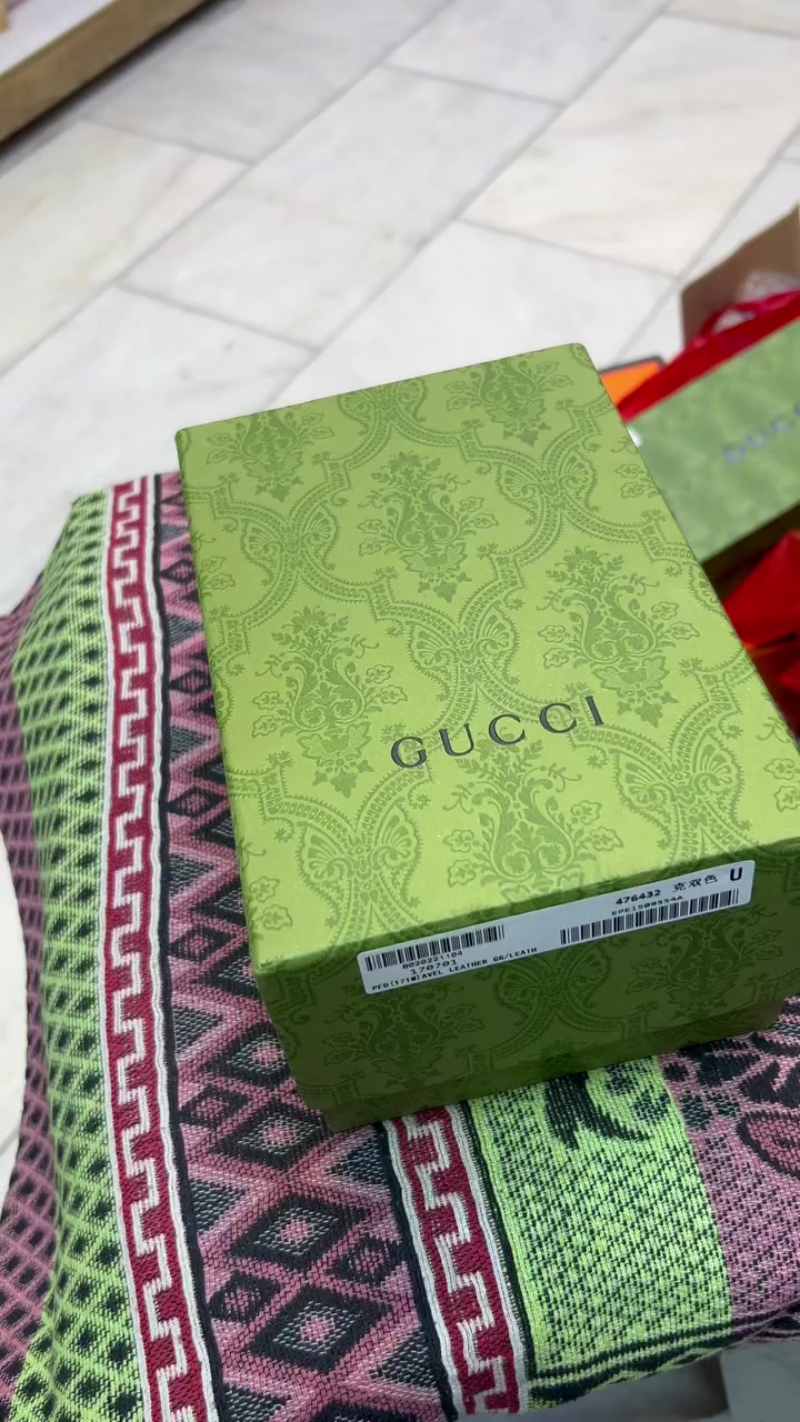 جنطة ماركة كوجي تفاصيل كدامكم وبعد عندي قطعتين مصورهن للي مهتم يراسلني وادزهن الة والسعر هم


**إذا كنت صاحب هذا الإعلان وتريد حذفه لأي سبب، رجاءا أرسل رسالة إلى الدعم الفني**