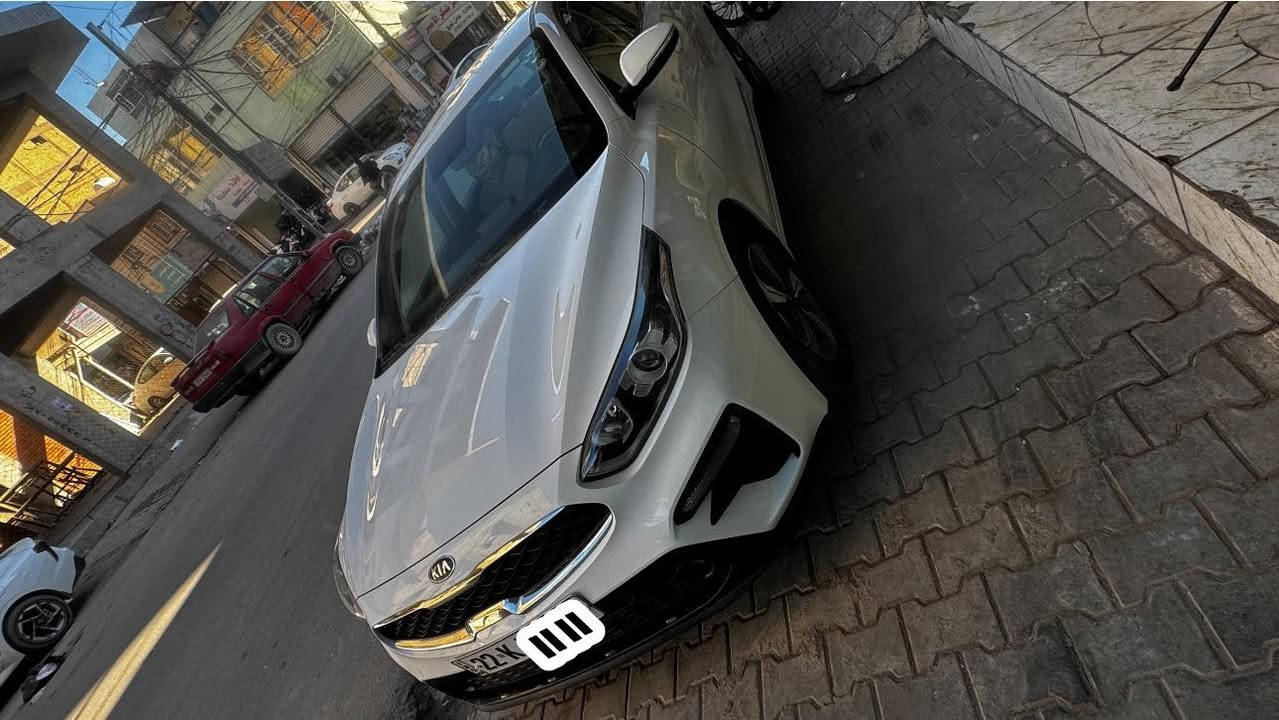 سيراتو 2019 لوحات اربيل السياره مكفوله من الدعاميه للدعاميه السياره كلش نضيفه جلخ ما بيها كشره نضيف جداً السياره ما بيها اي عيب 
المواصفات 
بصمه 
ترحيب مع مري كهرباء 
صندوق ذكي 
تشغيل عن بعد 
كروس مثبت سرعه 
تحكمات مقود 
تبريد خلفي 
وضعيات قياده 
حساس امامي خلفي 
للتواصل *********** السياره عارضه على 172 بيها مجال كلش بسيط
