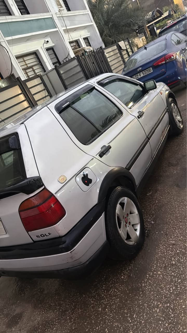 كولف 92
‎ محرك 2000 كير اوتو   
‎كهربائيات. وتفاصيلها كل على  وضع الشركه ما ملعوب بيها 
‎طبعا السياره  صدرها امامي خلفي     
‎كير مكينه تمام 
‎تبريد ثلج شغاله.  
‎ ويل رياضي وتخم تاير   
‎ غرفتها نظيفه 
‎السياره كاملها مكمله اي نقص ما بيها  
‎رايده 42 وبيها مجال بسيط
‎مكاني الدوره  *********** بغداد, العراق
