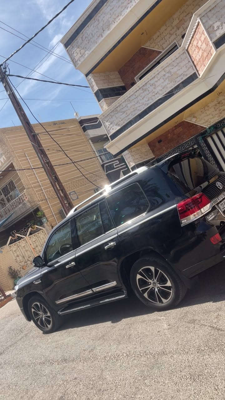 لاندكروز Gx.R 2021 كراند تورنيك شركه ساز
رقم اربيل ب اسمي تحويل ثاني يوم
ماشيه 52 الف كيلو متر حقيقي شرط الفحص
السياره كفاله عامه من الصبغ والبارد والتبديل
بدون شخط او رصعه او رمل حتى دعاميات

كشن ٣ طكات
٣ شاشات
جنطه كهرباء
مواصفات الساز معروفه
مكان السياره ديالى بعقوبة
***********
