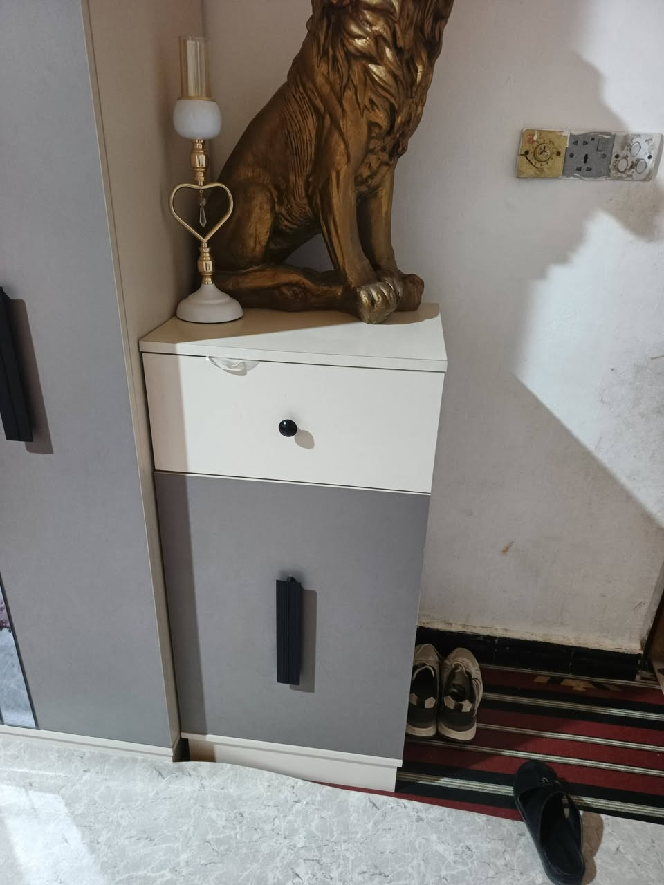 غرفة تركية ام الاناره بل جرباية  وبل ميز اناره صار 4 اشهر خذيتهه ب مليون و700 رايدهه  مليون قفل عنوني البصره الدير الشافي ***********
