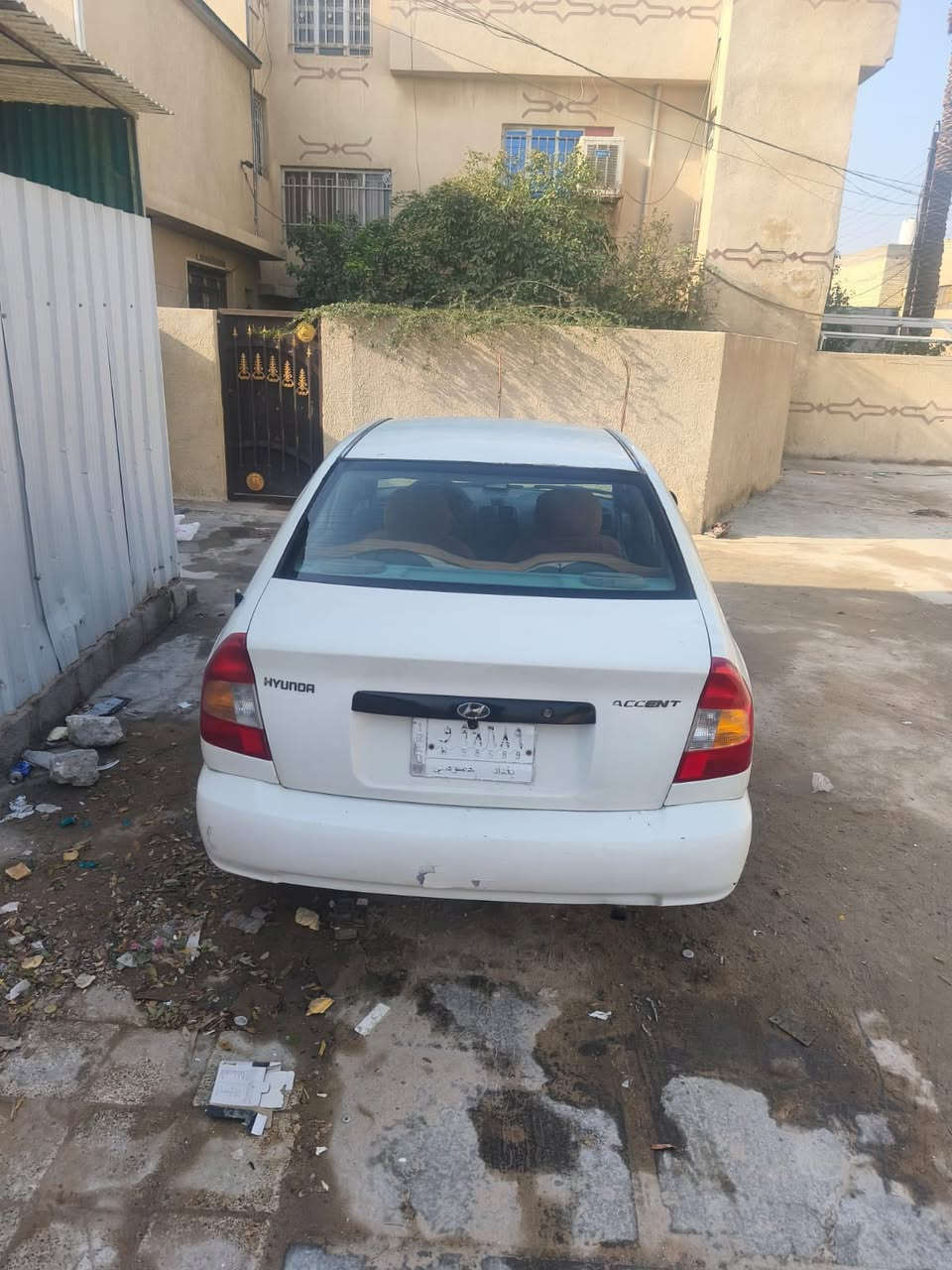 اكسنت 2001 السنويه 27 السياره حلوه مثل ماشوف بيهه صوت شويه بل مكينه الكير مامفتوح  تبريد ثلج بس مصبوغه حزام 
ع الطكه الرابعه يشتغل الشراي  يتصل 
مكاني البياع ***********
