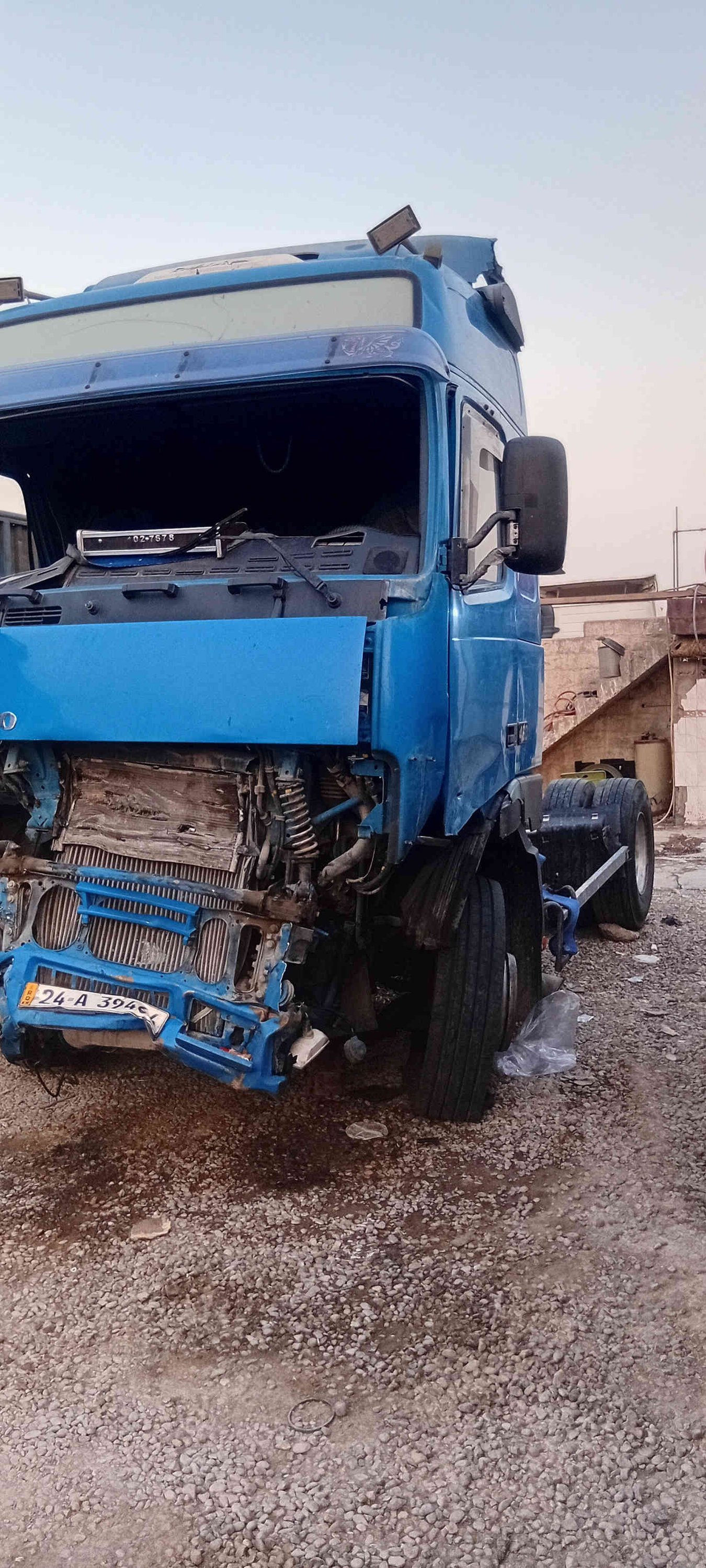 السلام عليكم للبيع فالفو موديل ٢٠٠٢ بدون رقم السعر ٥٥$ورقه وبيه مجال *********** بغداد جرف النداف معرض ابن المدائن
