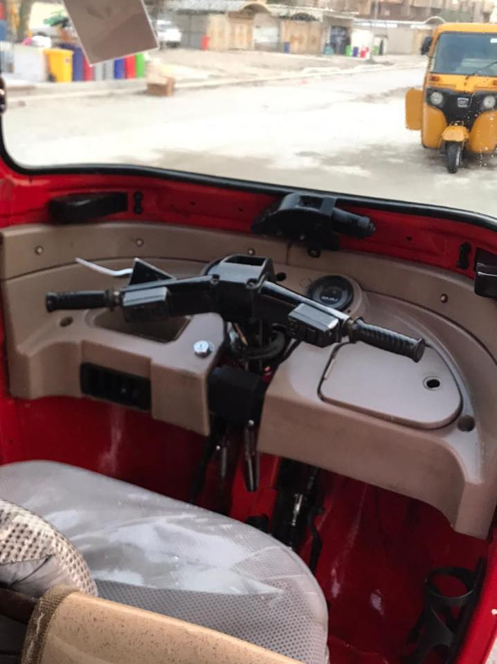 سلام عليكم تكتك ١٨لبيع عنوان المدينه كبل الشارع تضيفه سعر ٥وربع  ***********
