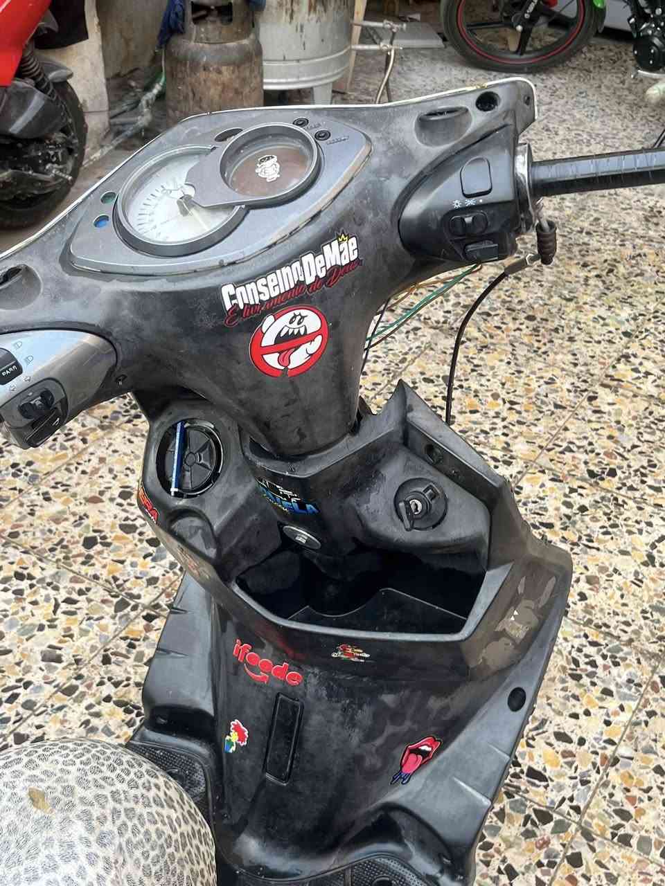 السلام عليكم سكنس فحل شغاله نكره سلف لا تخير لاتبخير لا صوت لا نضوح الدرجه كهربائيات كله شغاله بسه مرعبله بيه كلج خلفي رياضي بيه ستان صفح رياضي وسلف وقطر درجه ما تعبك الله شاهد بس اني اريد أبيع سبب مساحه السعر 300وبيه مجال مكاني الشعب


**إذا كنت صاحب هذا الإعلان وتريد حذفه لأي سبب، رجاءا أرسل رسالة إلى الدعم الفني**