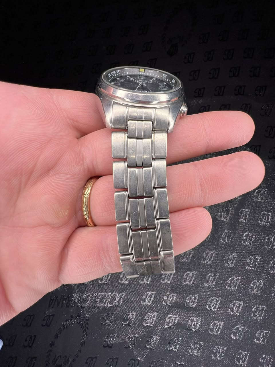 casio wave ceptor تيتانيوم بالكامل 
solar touch شحن ضوئي 
قطر 40  
منفذ شهري 
لومينوز مع لد 
مستخدمة نظافة الساعة 95% 
ياباني اصلي 100%
سعر الساعة 45 الف


**إذا كنت صاحب هذا الإعلان وتريد حذفه لأي سبب، رجاءا أرسل رسالة إلى الدعم الفني**